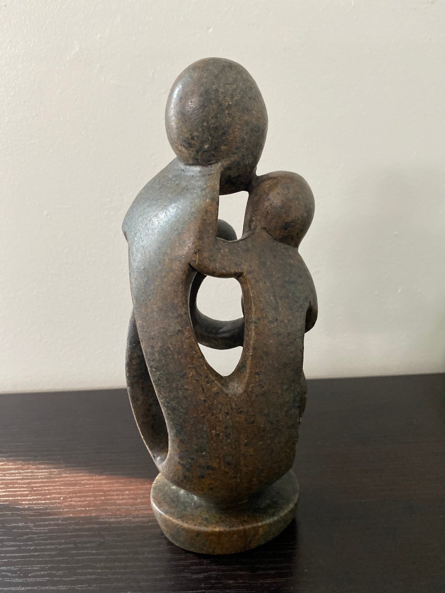 stone sculpture-family of 4-ukama-4N