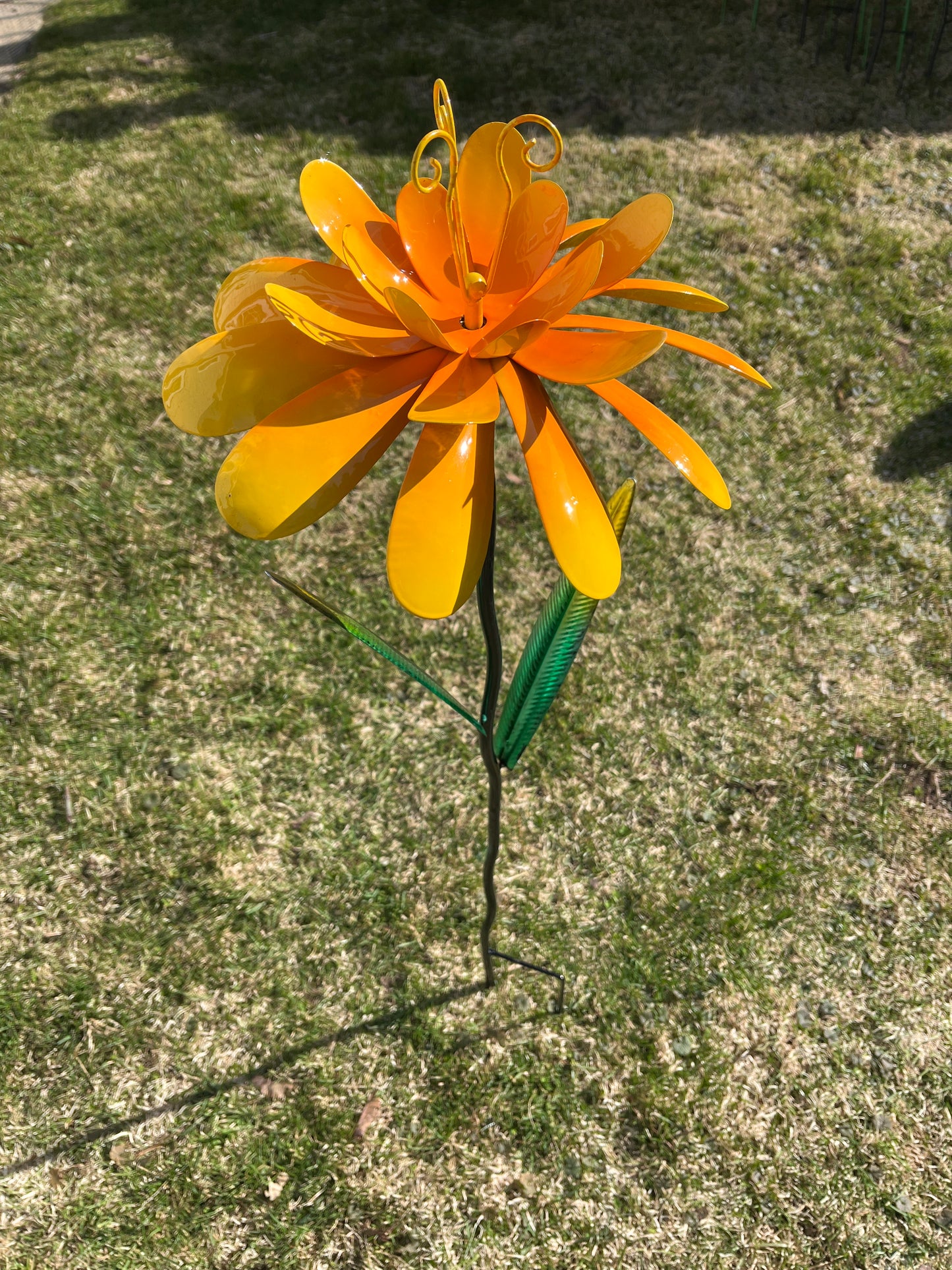 Spinning wildflower garden stake