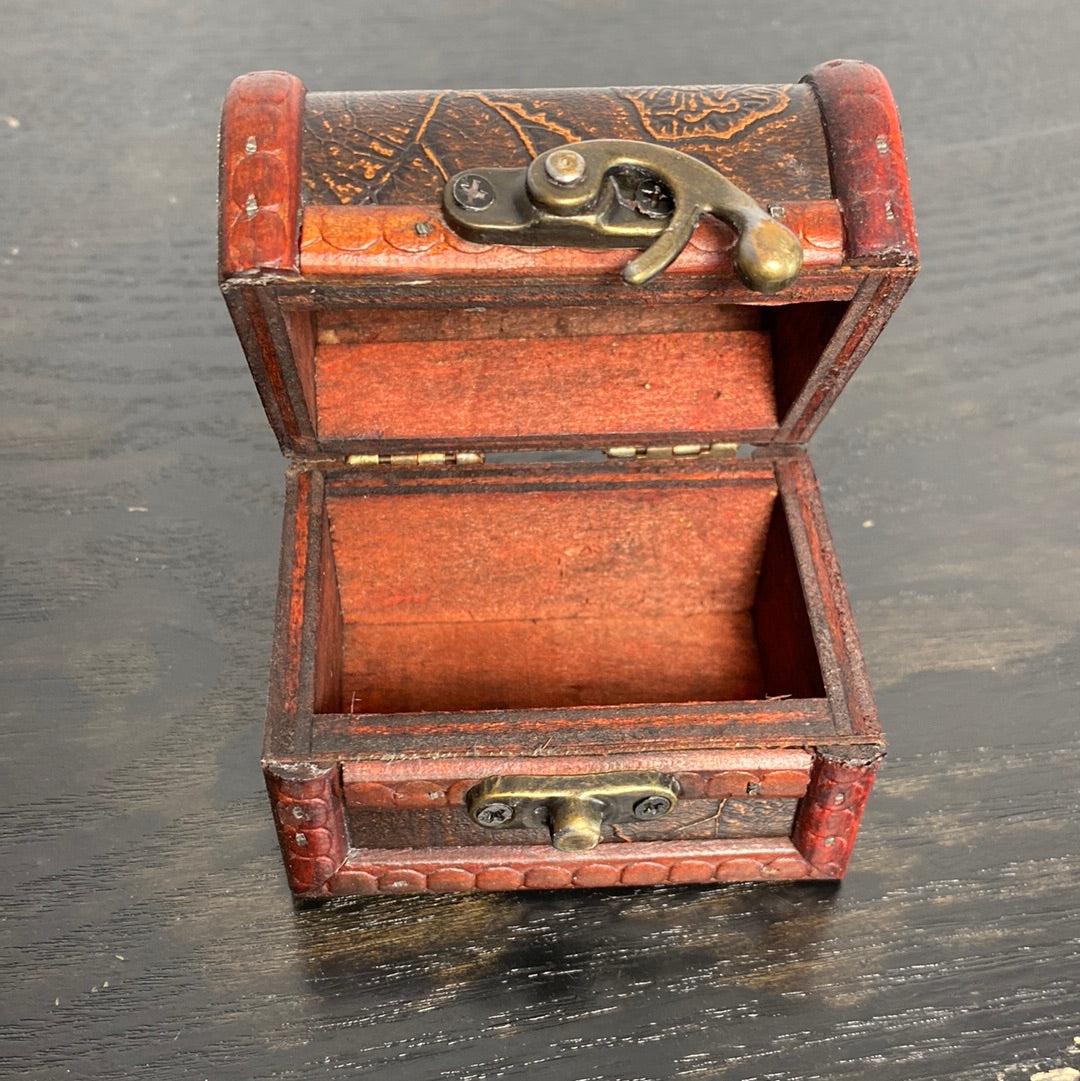 Trinket Box with Clasp