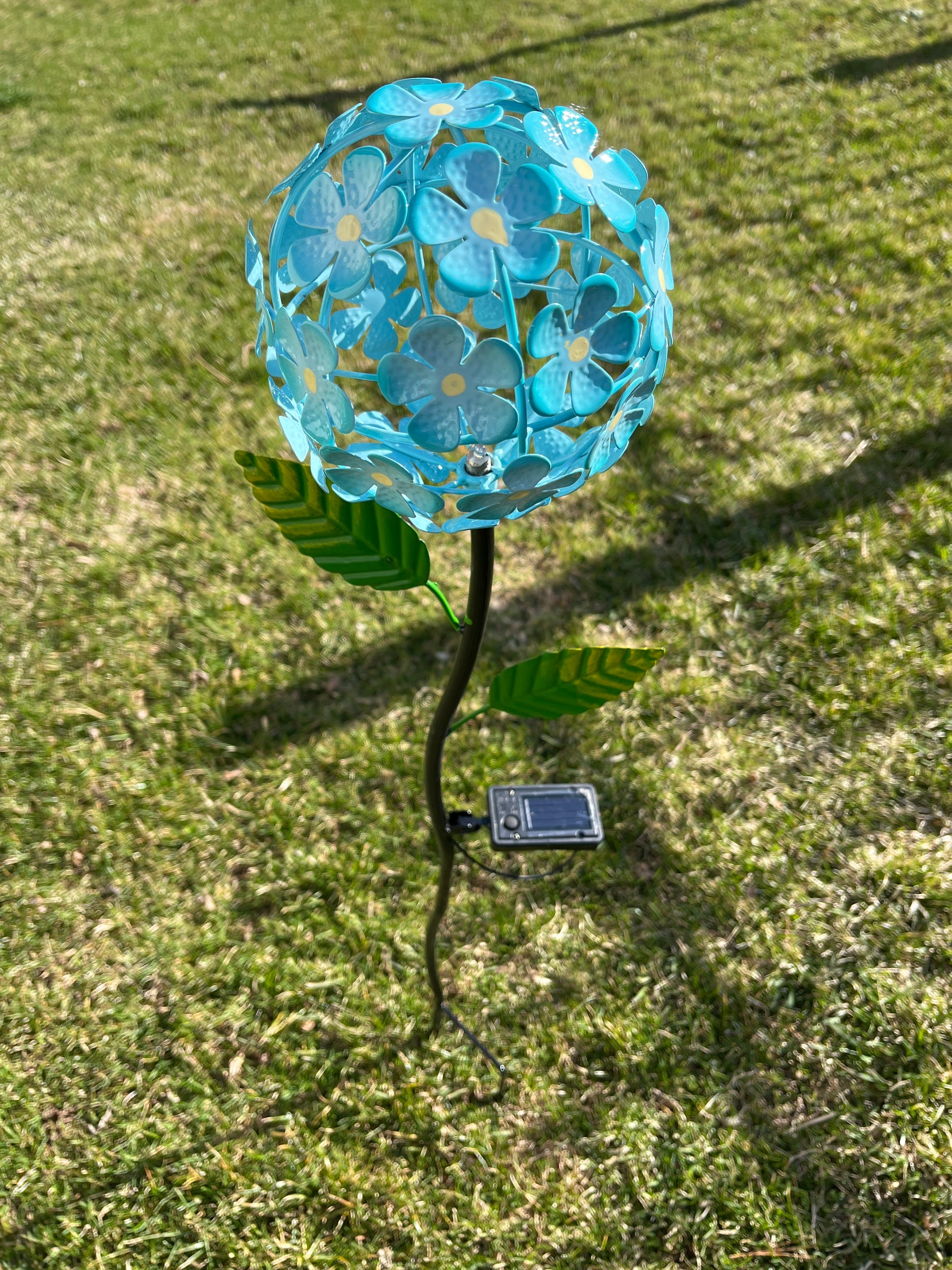 metal hydrangea solar ight up garden stake