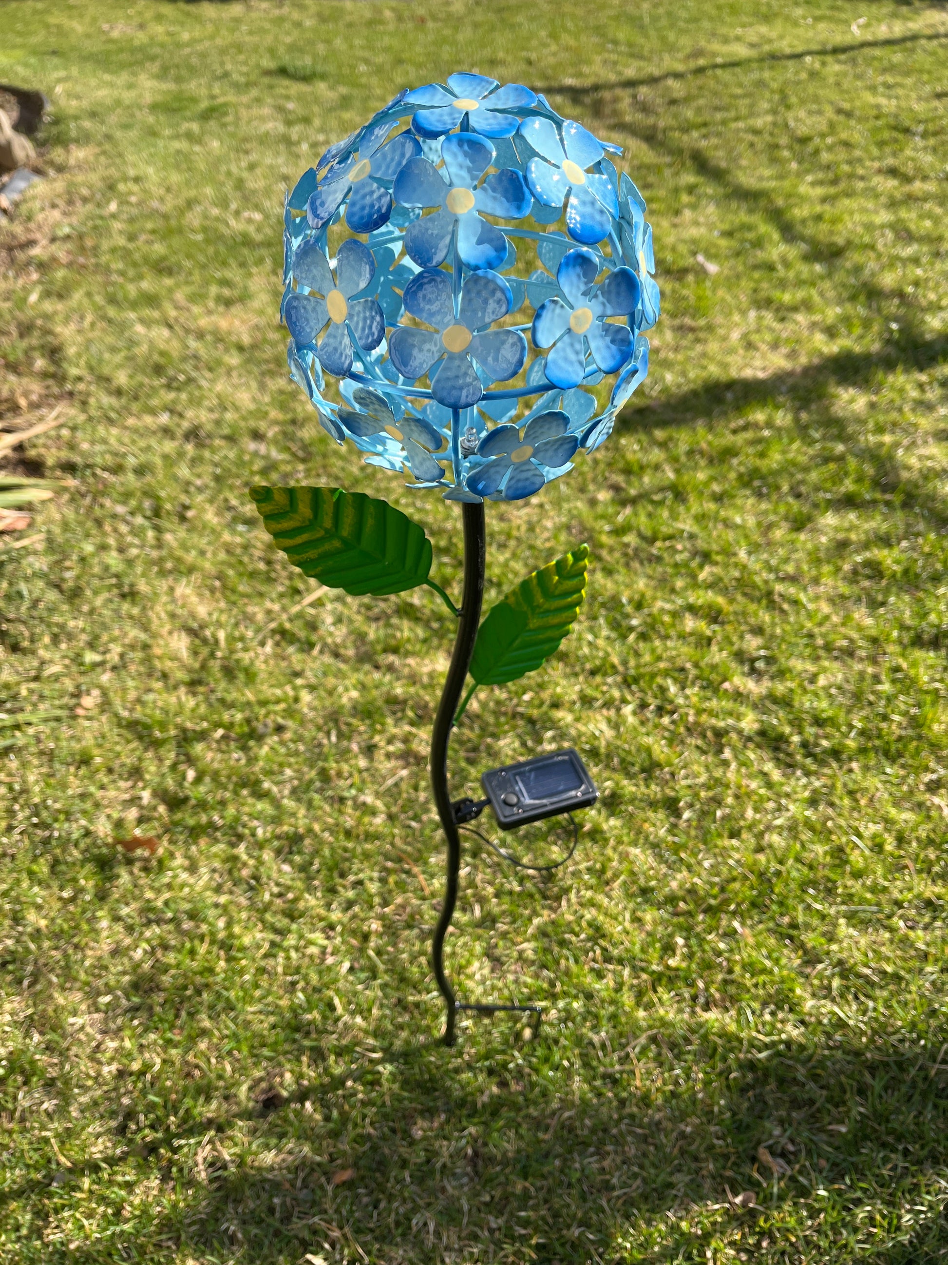 metal hydrangea solar ight up garden stake