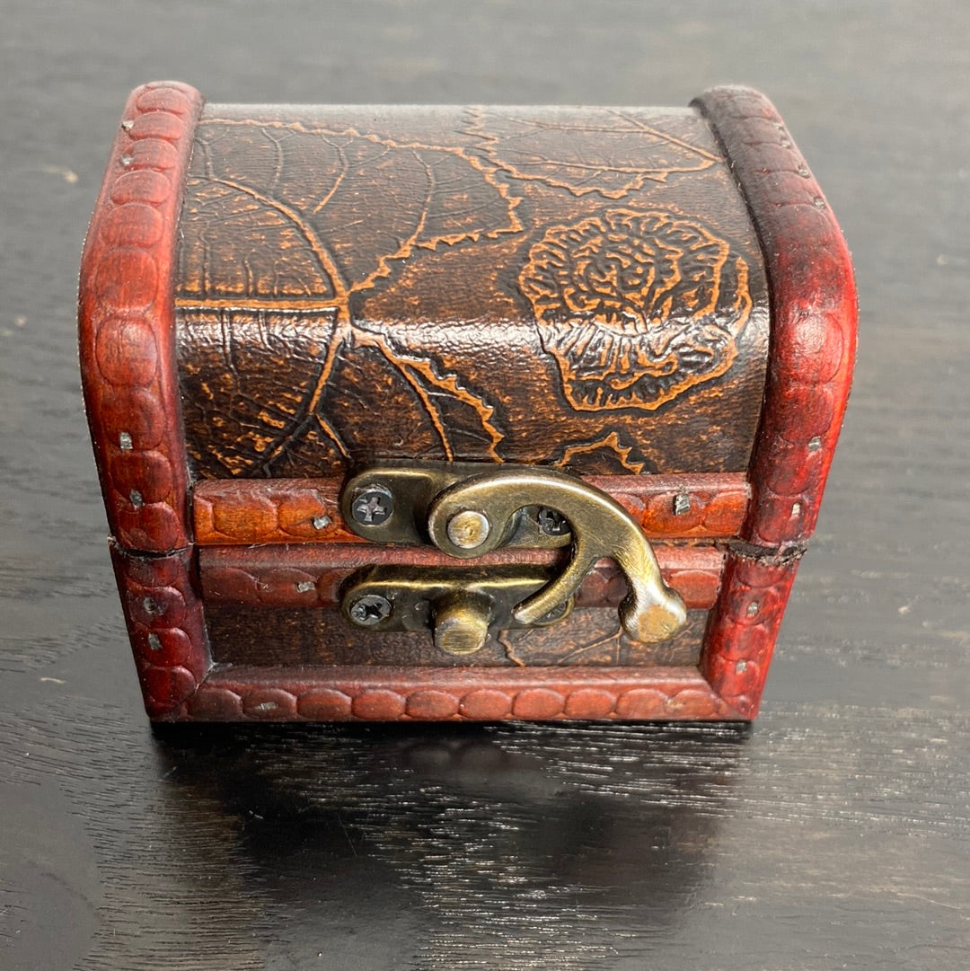 Trinket Box with Clasp
