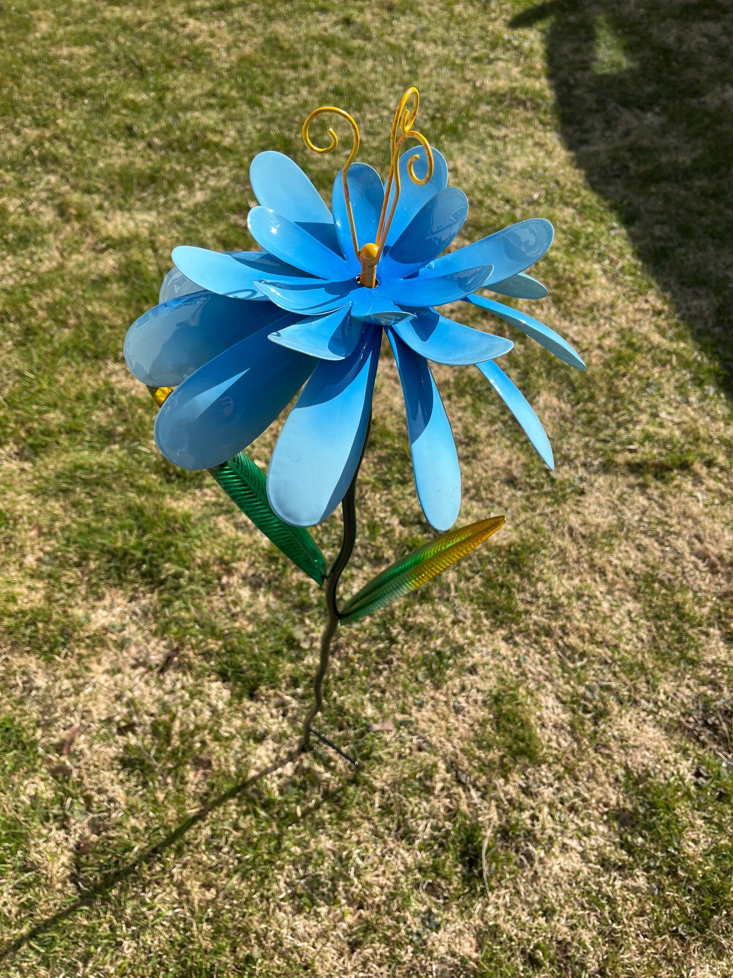 Spinning wildflower garden stake