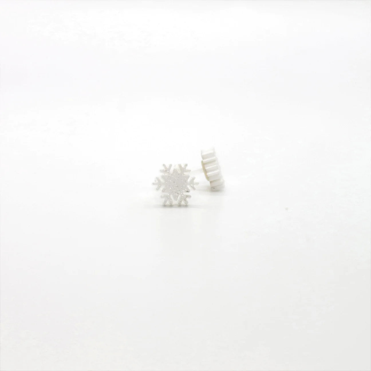 Snowflake Earrings - Snow White
