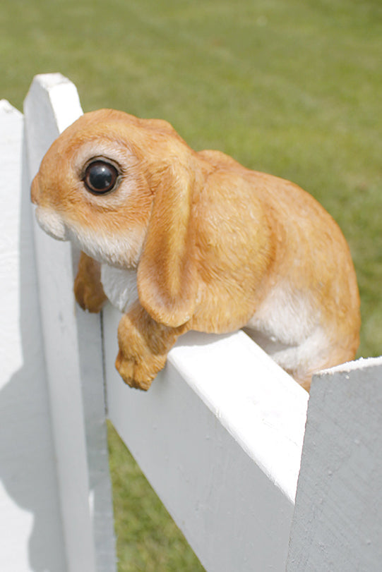 Resin rabbit fence hanger