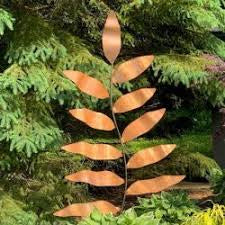 Metal garden sculpture
