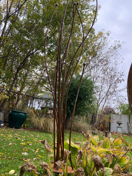 Metal garden sculpture