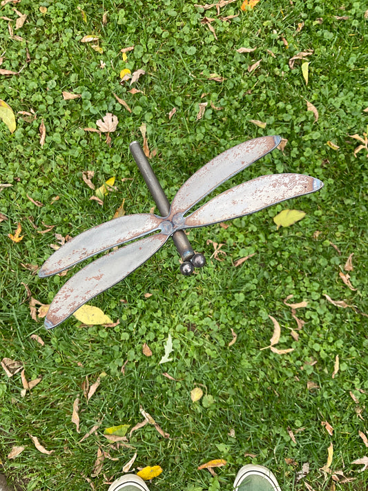 Metal dragonfly stake