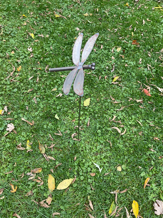 Metal dragonfly stake
