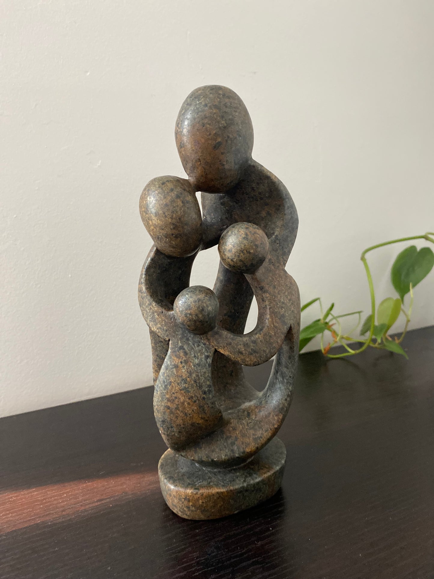 stone sculpture-family of 4-ukama-4N