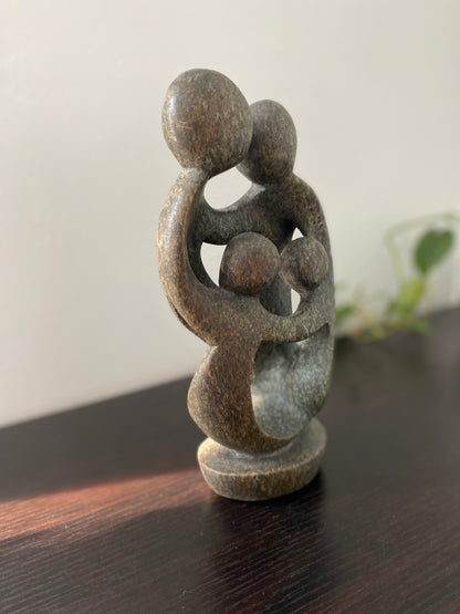 Sculpture-family of 4-ukama-4P