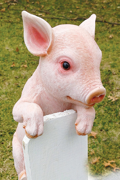 Resin pig fence hanger