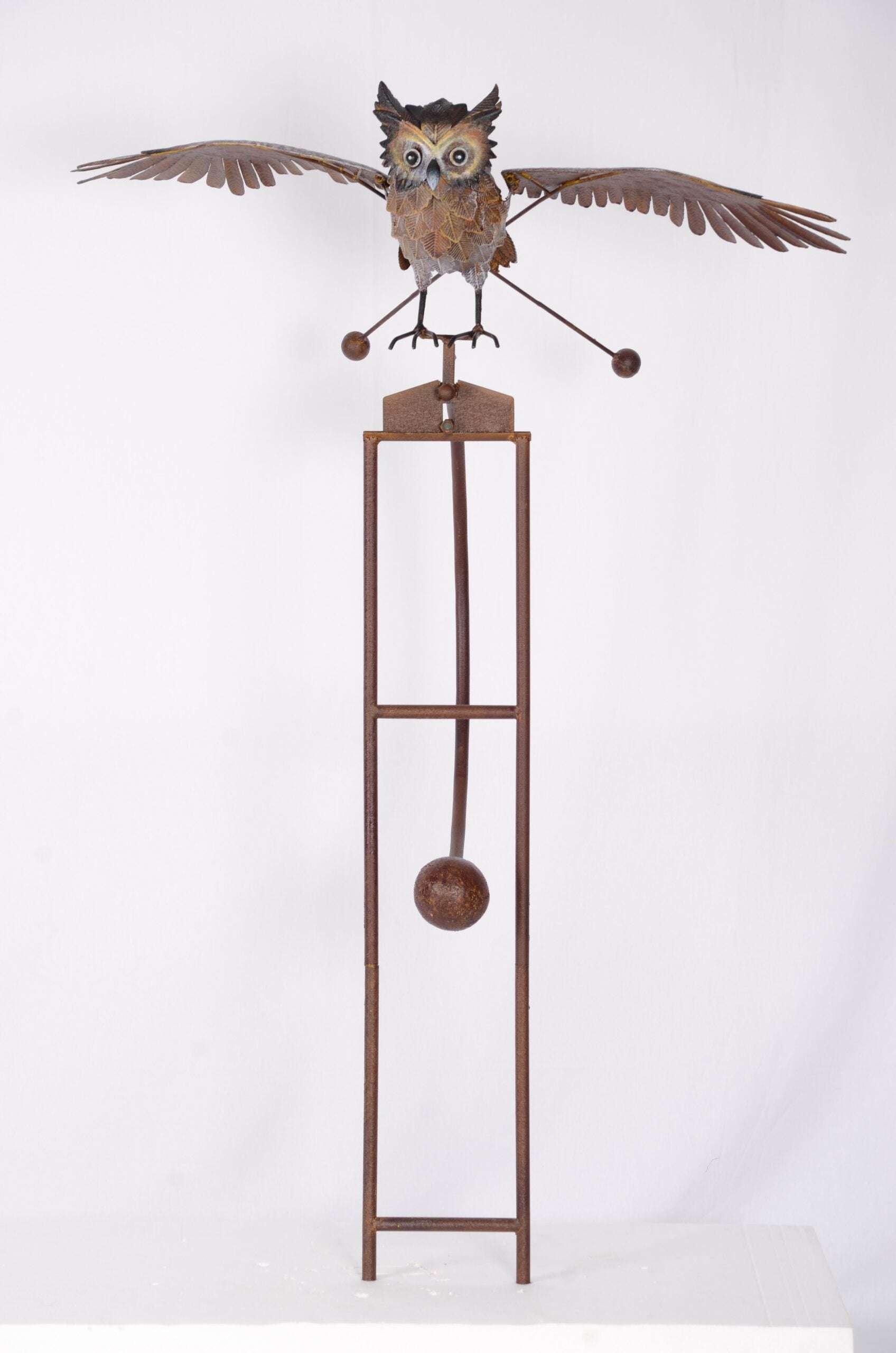 Rocking and flapping owl garden stake