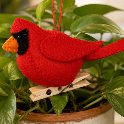 Felt cardinal sewing kit