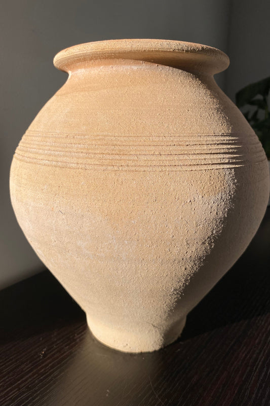 cretan pot - decor