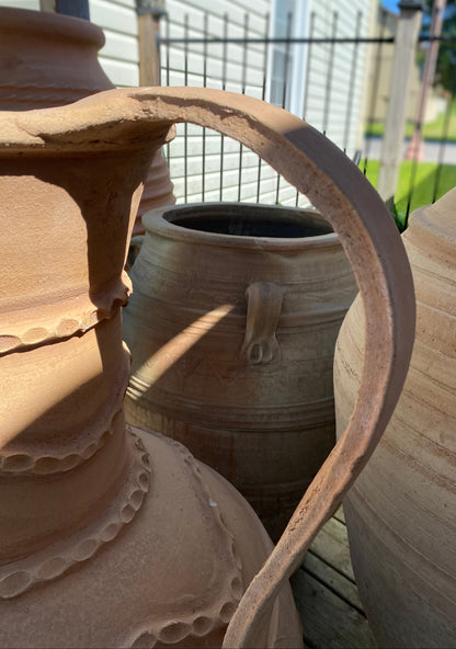 xlarge cretan pot with spout-close up of handle